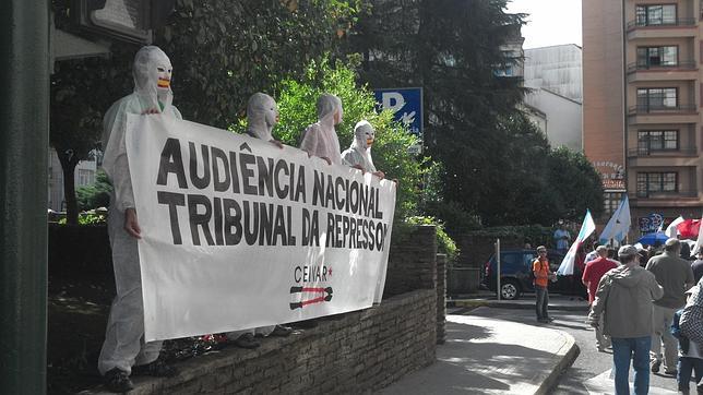 Apoyos a los independentistas condenados por terrorismo en la manifestación del BNG