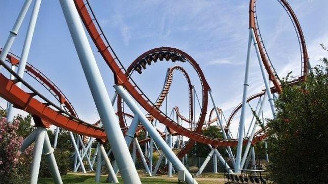 El Dragon Khan, atracción eblema del parque