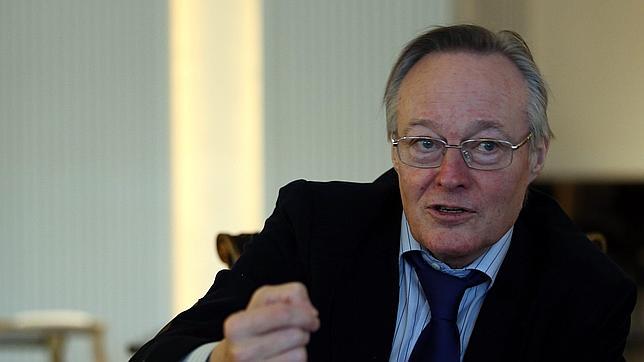 Piqué deja abierta la posibilidad de modificar la Constitución porque «algo tiene que cambiar»
