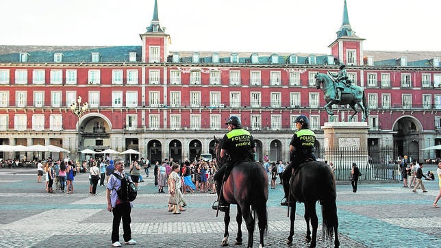 «Mafias» de la Cañada y el Gallinero obligan a cien niños rumanos a robar en el centro de Madrid