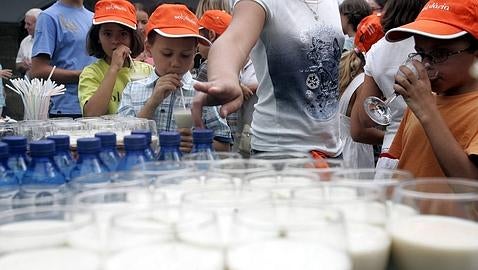 ¿Es una buena idea beber leche?