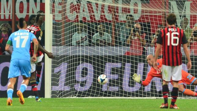 Balotelli falla el primer penalti de su carrera