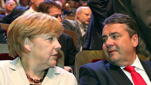 Angela Merkel inicia los contactos con el SPD en busca de una gran coalición