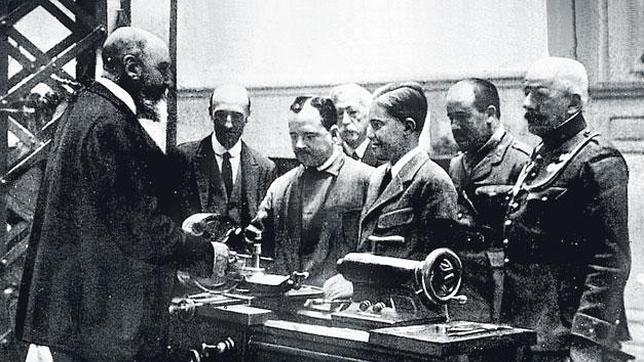 Leonardo Torres Quevedo (izquierda).