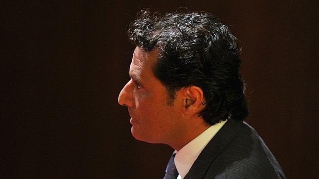 Schettino culpa al timonel del naufragio del Costa Concordia