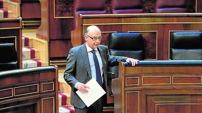 El déficit del Estado cae un 2,2%, pero sigue por encima del objetivo para el año