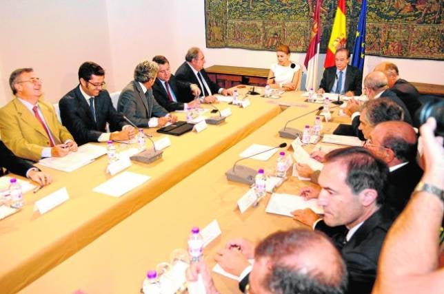 11-E: Campanas y fuegos artificiales abrirán el Año Greco