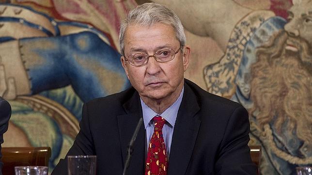 El doctor Cabanela renuncia a cobrar por operar al Rey