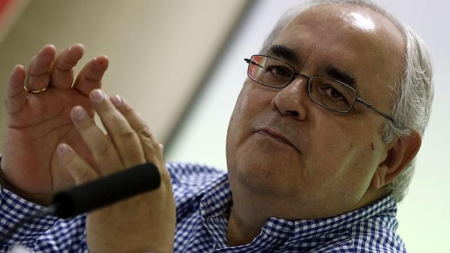 Mikel Buesa: «La consulta provocará una fuga de empresas de Cataluña a otras partes de España»