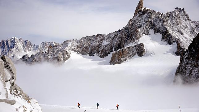 Un joven alpinista encuentra un tesoro de piedras preciosas en el Mont Blanc