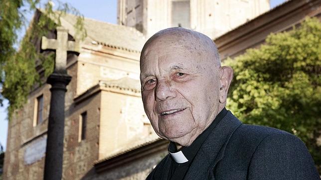 Don Julio, el cura centenario que sigue confesando en la Basílica de Talavera