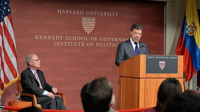 La popularidad de Juan Manuel Santos cae veinte puntos en tres meses