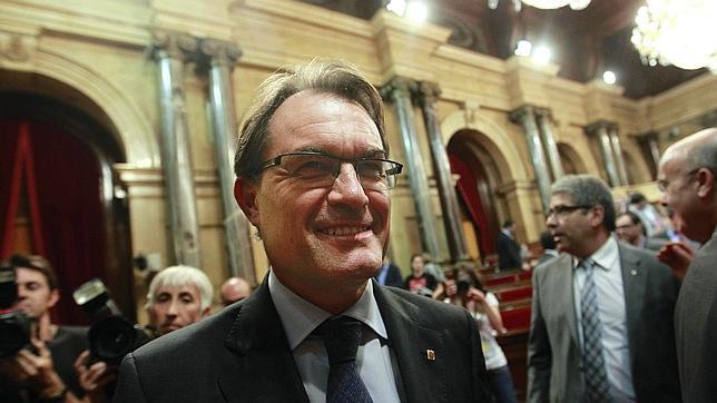Mas replica a Cospedal que Cataluña no busca poner fronteras sino emanciparse