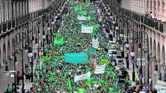 Más de 80.000 personas se manifiestan en Palma contra la política lingüística de Bauzá