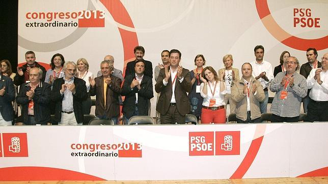 Besteiro desaira a Caamaño al ceder más protagonismo a sus críticos