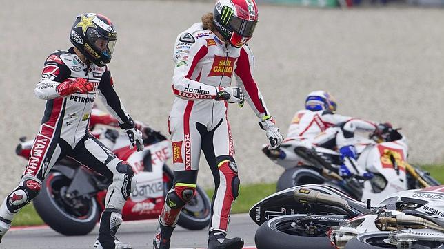 Lorenzo y Simoncelli cayeron en el Gran Premio de Assen, 2011