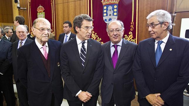 Los tres expresidentes de la Xunta llegan a la residencia de Monte Pío