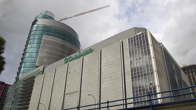 «Estrena lo nuevo»: El Corte Inglés también baja precios en ropa y hogar