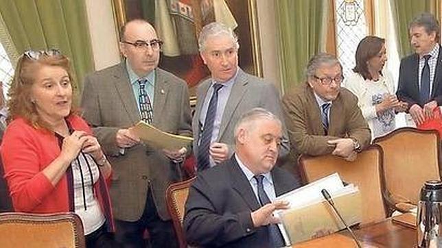 Dos concejales de Foro abandonan el grupo municipal de Oviedo