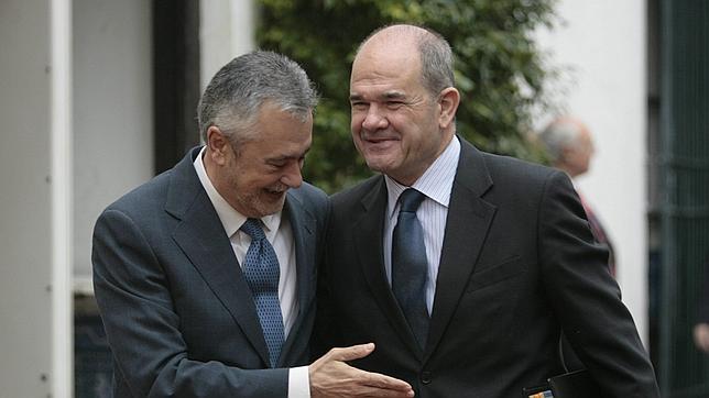 «En España hay demasiados aforados»