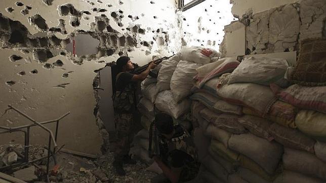 Los expertos internacionales comienzan a destruir arsenal químico de Siria