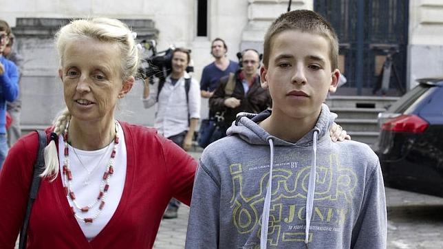 Un adolescente lucha contra los tribunales belgas para que le dejen ser budista en la India