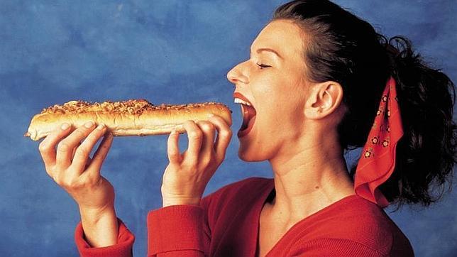 ¿Por qué nos entra hambre a la una?