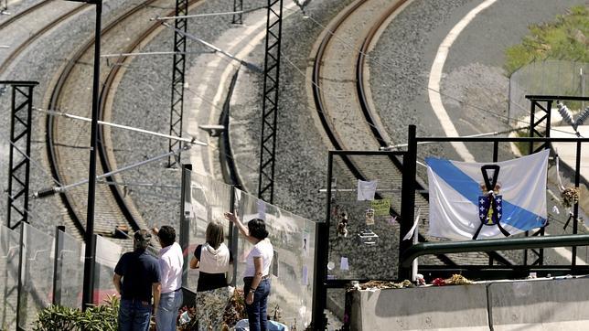 Reclaman que se reconozca como víctima del tren de Santiago a un nuevo fallecido