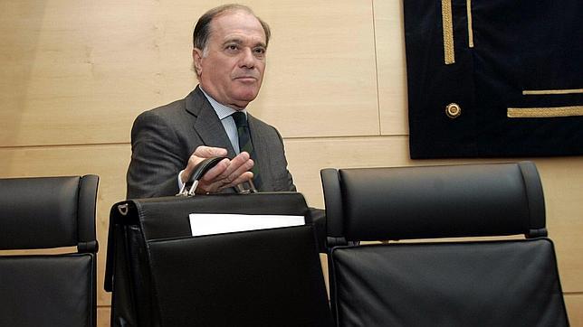 Villanueva reclama a Unicaja que dé más explicaciones a los preferentistas de Ceiss