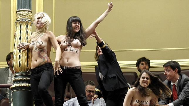 La última acción de las Femen, en España: Las amazonas en topless extienden su influencia