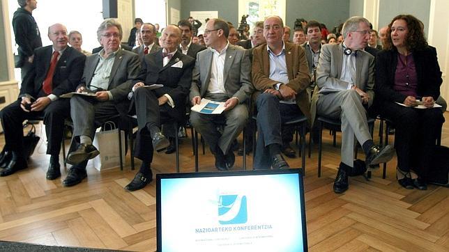 Bildu muestra su «pesar de corazón» a las víctimas «tanto» de ETA «como» del Estado