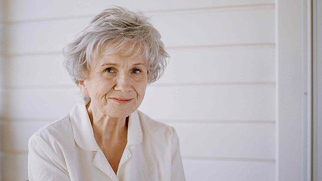 Alice Munro: «¡Es increíble que sólo trece mujeres tengamos el Nobel de Literatura!»