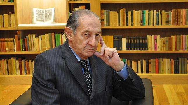 Eduardo Lizalde gana el X Premio de Poesía Federico García Lorca