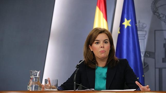 El PSOE tacha a la vicepresidenta de frívola y exige que se disculpe con los parados