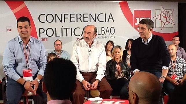 Rubalcaba acusa al Gobierno de ser «torpe, insensible y mentiroso»