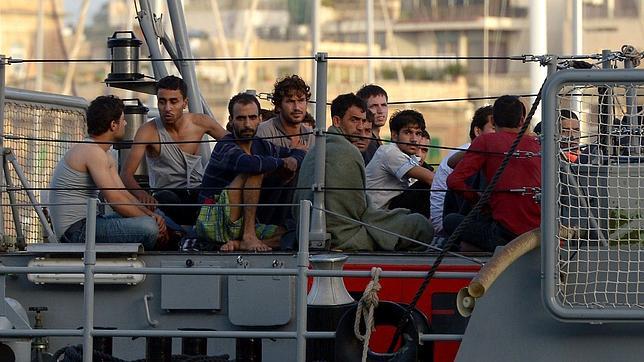 ¿De qué infiernos huyen los inmigrantes que naufragan frente a las costas de Italia?