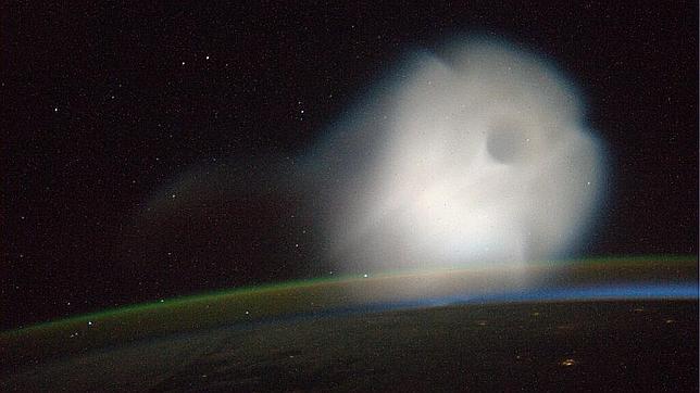 Una extraña nube aparece en el espacio tras el lanzamiento de misiles rusos
