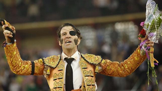 El PP ve «franquista» que el Ayuntamiento de Barcelona censure la foto de un torero