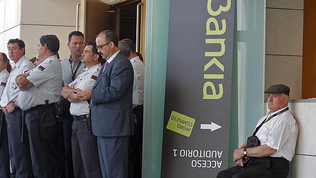 Absuelven a Bankia por un canje de acciones a una mujer con la visión limitada