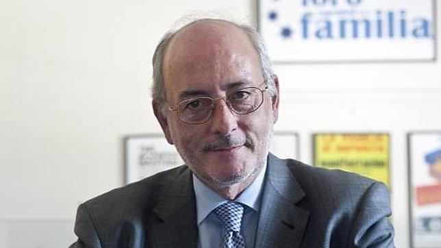 El Foro Español de la Familia considera que «la ley no puede imponer» una ecografía a una mujer antes de abortar