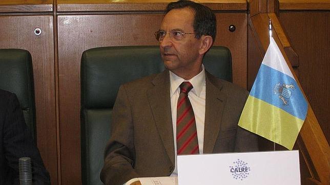 El Parlamento canario toma partido por el pacto CC-PSOE en sus notas oficiales