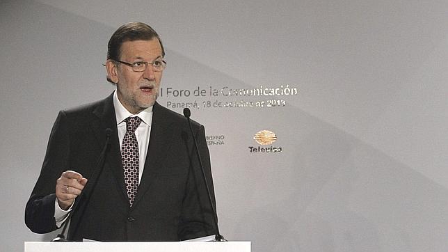 Rajoy afirma que volveremos a contar con la presencia activa del Rey «muy pronto»