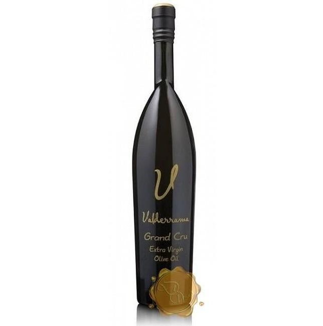 El Grand Cru destaca con una edición limitada a 5.000 litros a partir de las aceitunas de los primeros días de recolección