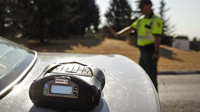 La DGT inicia el lunes una vigilancia especial de velocidad, alcohol y móviles en carretera