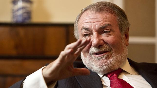 Mayor Oreja: «Nosotros estamos más cerca de mantener la unidad de España que ellos de romperla»