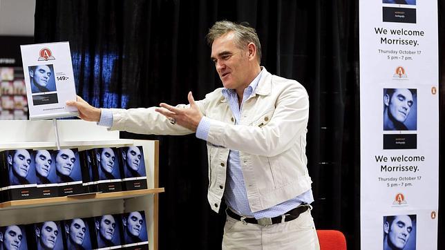 Morrissey: «Por desgracia, no soy homosexual»