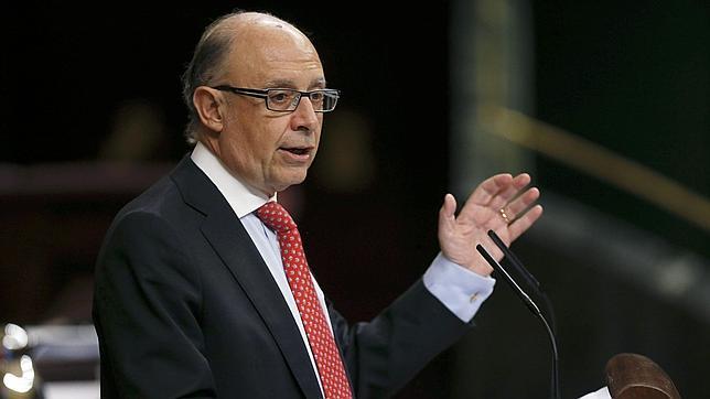 Bruselas rebaja una décima el déficit español en 2012