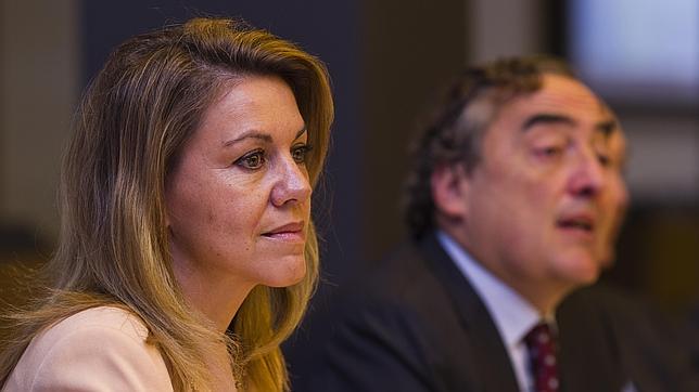 Cospedal: «Nadie habla de la condonación de deudas del PSOE»