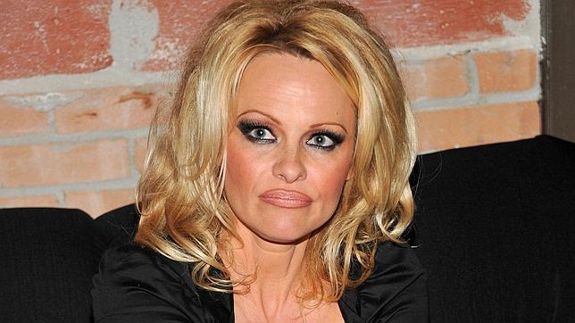 Pamela Anderson quiere prohibir los toros en España