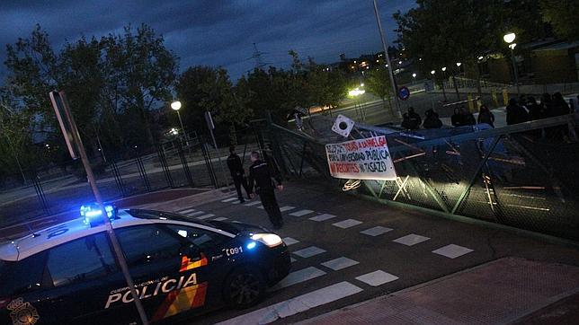 El rector ampara los incidentes en la Complutense y expulsa a la Policía